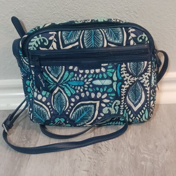 Vera Bradley Handbags - VERA BRADLEY Blue Paisley Quilted Crossbody